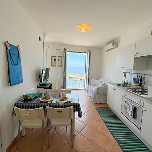 albamare-apartment.sicilyhotelsitaly.net/